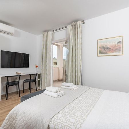 Apartments Viktor 波雷奇 外观 照片