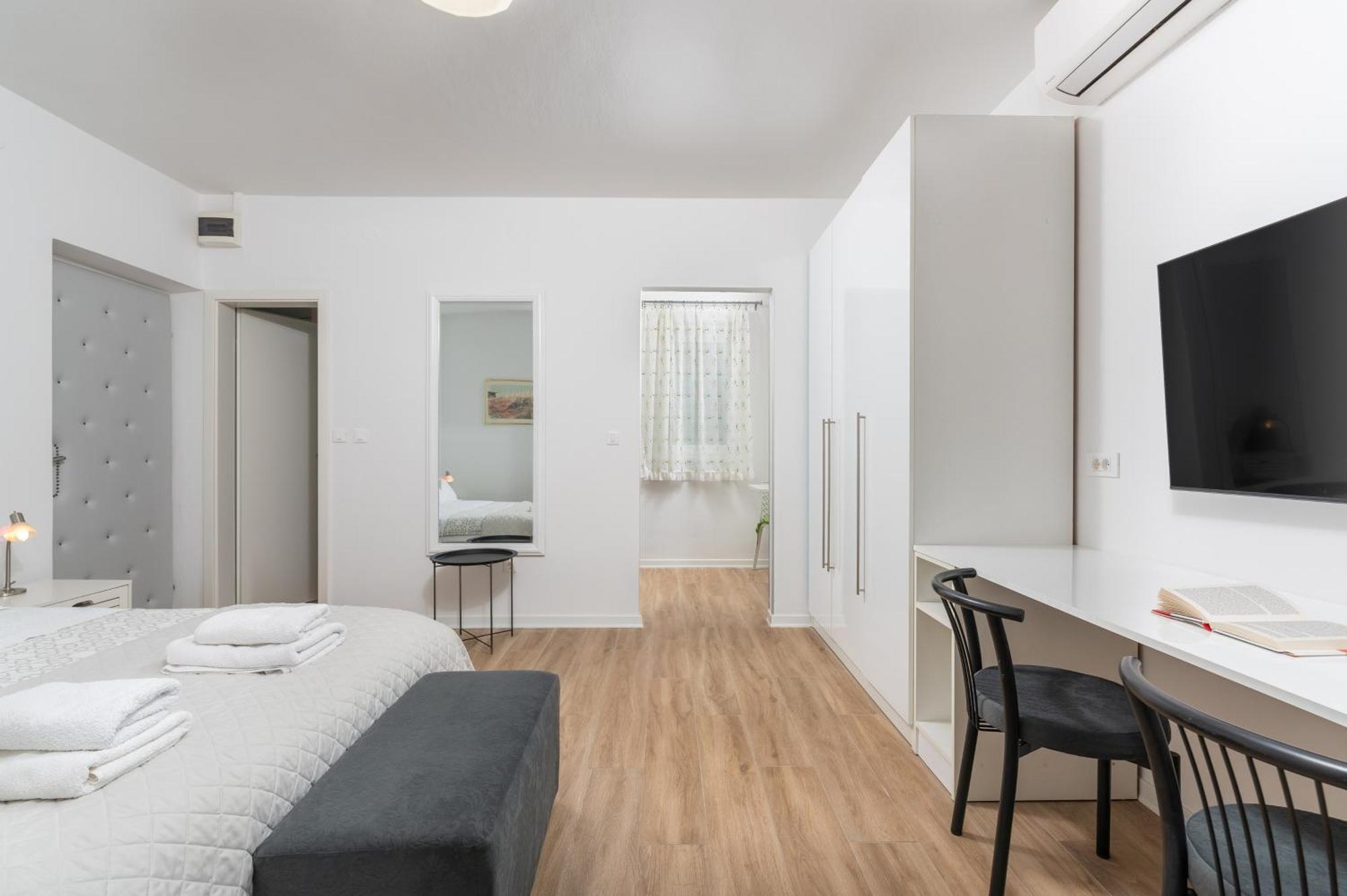 Apartments Viktor 波雷奇 外观 照片