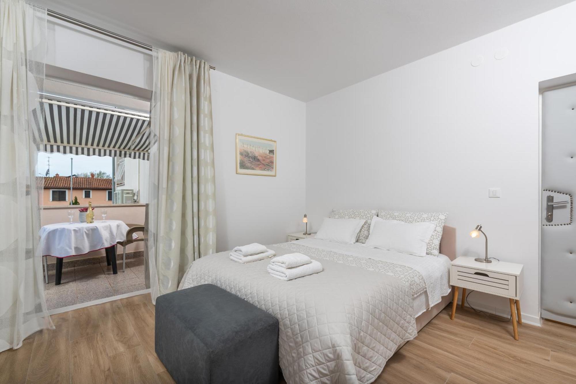 Apartments Viktor 波雷奇 外观 照片